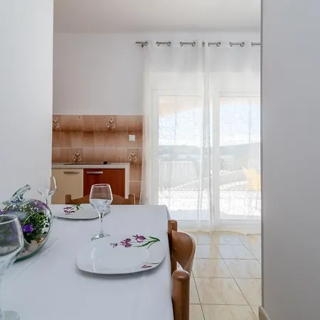 Bikaca 1 Apartment *