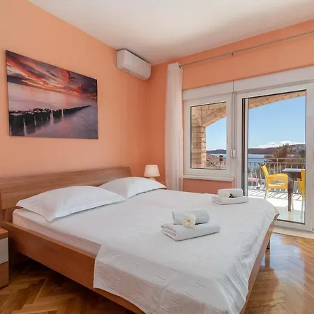 Appartement Bikaca 1 *